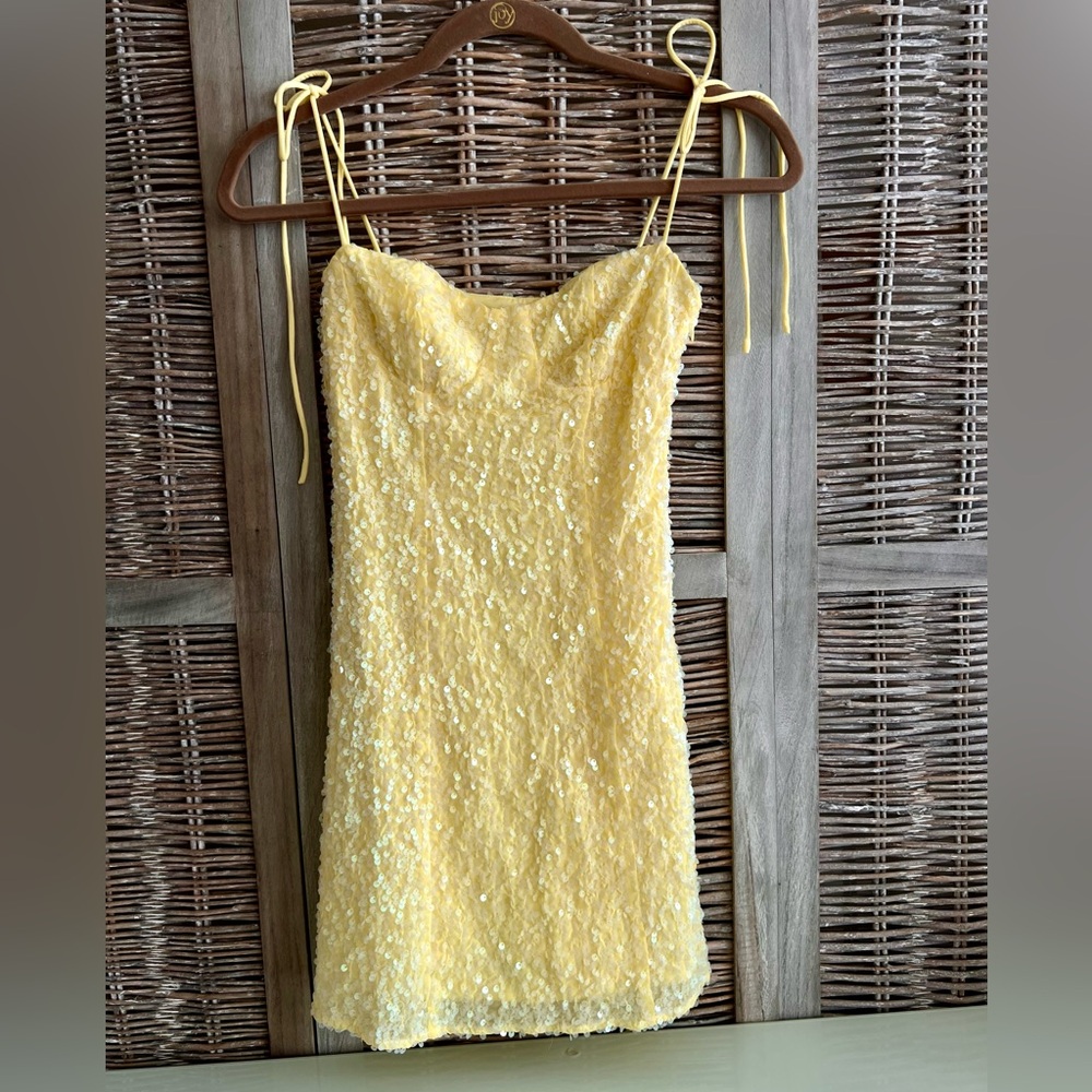Beginnings Boutique’s Penny Lane Yellow Sequin Mini Dress. Size 0.
